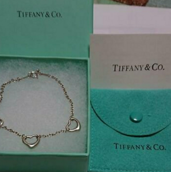 GORGEOUS Designer Elsa Peretti Sterling Silver 925 TIFFANY & CO TRIPLE HEART 💗 - Picture 5 of 5